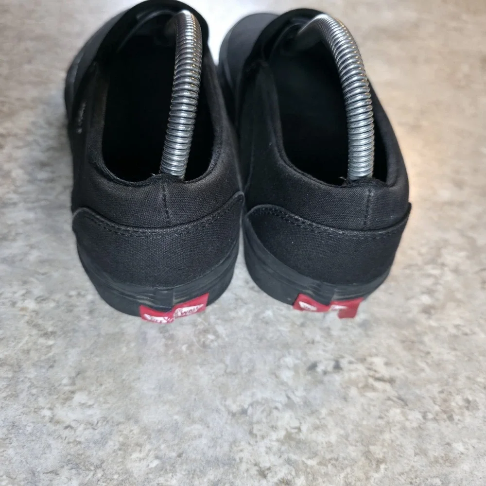 Vans Womens 10 Triple Black Gum‎ Skate Shoes Punk Grunge Athletic Sneakers